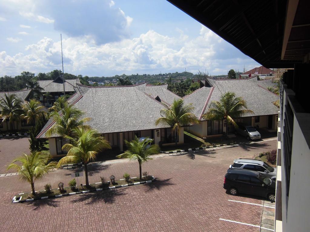 Hotel Town House Bukit Damai Indah Balikpapan  Exterior foto